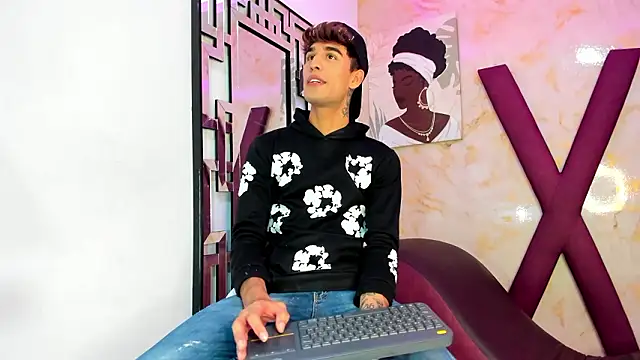 PRETTY COCK1 online show from February 2026 01:57:02 AM