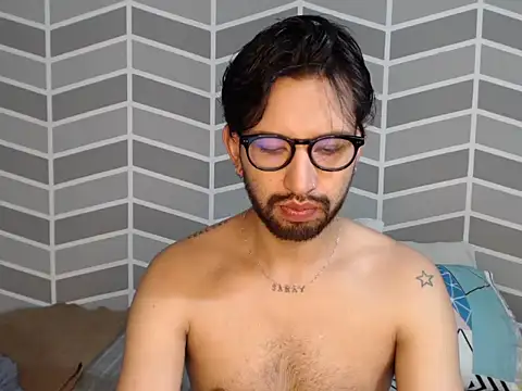 thomass1018 online show from July 2026 07:18:02 PM