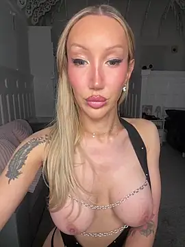 Allana29 online show from April 2026 07:54:01 PM