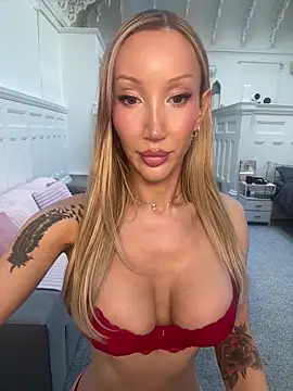 Allana29 online show from May 2026 06:38:02 PM