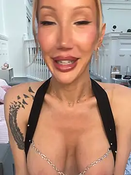 Allana29 online show from June 2026 07:40:01 PM