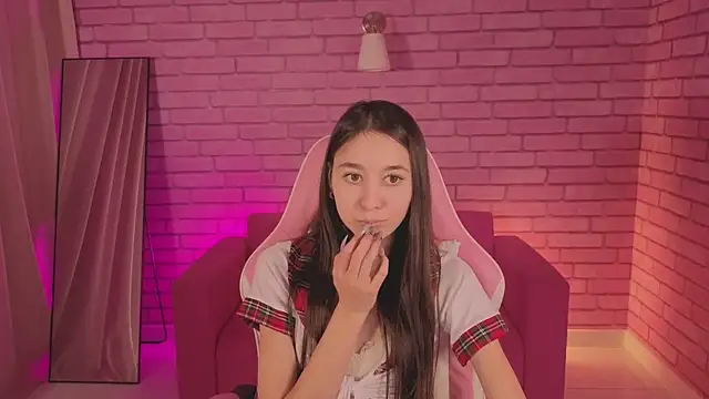 Nicole Brownie online show from February 2026 08:20:01 AM