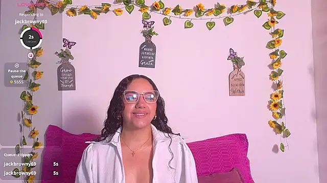 emiily curly online show from July 2026 11:28:02 AM