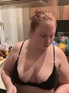 Sarahtjeuh  online show from April 2026 11:32:02 PM