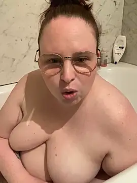 Sarahtjeuh  online show from April 2026 07:39:01 PM