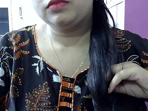 Cute Aliyaa online show from April 2026 08:25:01 AM