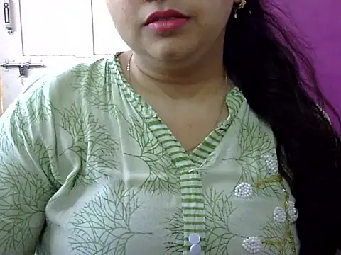 Snapshot of Cute_Aliyaa chatting on April 2026 09:36:02 AM Cute Aliyaa online show from April 2026 09:36:02 AM