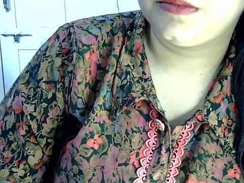 Snapshot of Cute_Aliyaa chatting on June 2026 01:56:01 PM Cute Aliyaa online show from June 2026 01:56:01 PM