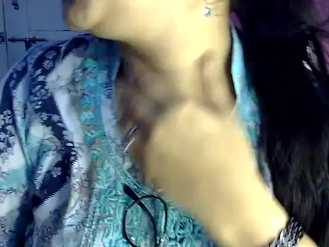 Snapshot of Cute_Aliyaa chatting on July 2026 12:30:01 PM Cute Aliyaa online show from July 2026 12:30:01 PM
