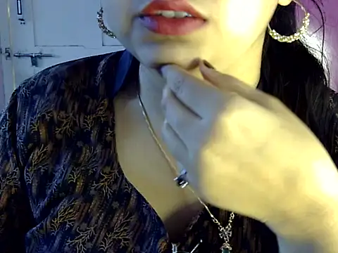 Snapshot of Cute_Aliyaa chatting on July 2026 11:19:01 AM Cute Aliyaa online show from July 2026 11:19:01 AM