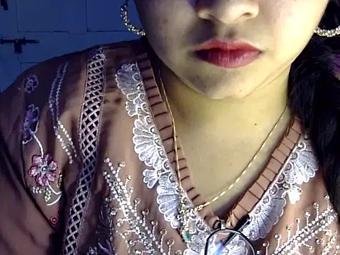 Snapshot of Cute_Aliyaa chatting on July 2026 01:53:01 PM Cute Aliyaa online show from July 2026 01:53:01 PM