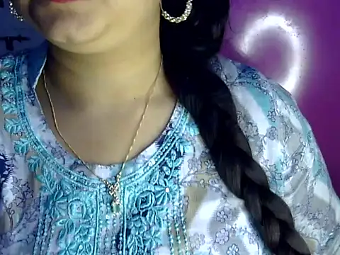 Snapshot of Cute_Aliyaa chatting on July 2026 02:13:01 PM Cute Aliyaa online show from July 2026 02:13:01 PM