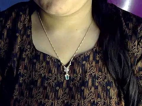 Snapshot of Cute_Aliyaa chatting on July 2026 01:21:02 PM Cute Aliyaa online show from July 2026 01:21:02 PM