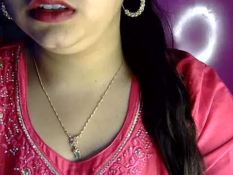 Snapshot of Cute_Aliyaa chatting on July 2026 01:10:01 PM Cute Aliyaa online show from July 2026 01:10:01 PM