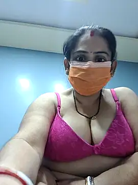 Snapshot of diyam4002 chatting on February 2026 08:45:01 PM diyam4002 online show from February 2026 08:45:01 PM