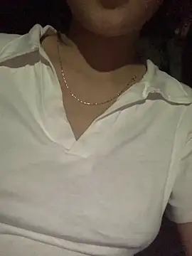 Snapshot of Hoa-tuylip chatting on February 2026 03:29:02 PM Hoa-tuylip online show from February 2026 03:29:02 PM