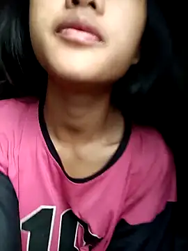 Snapshot of Hoa-tuylip chatting on February 2026 01:27:01 AM Hoa-tuylip online show from February 2026 01:27:01 AM