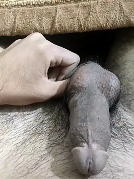 Nniiyakk online show from April 2026 05:03:01 PM