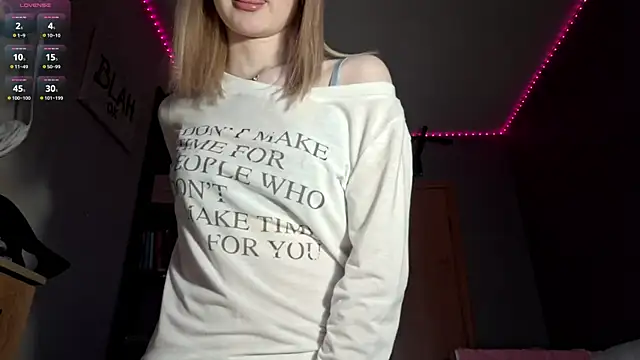 ChongTreece online show from April 2026 01:08:02 PM