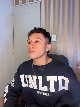 Dominik Souza online show from April 2026 08:17:01 PM