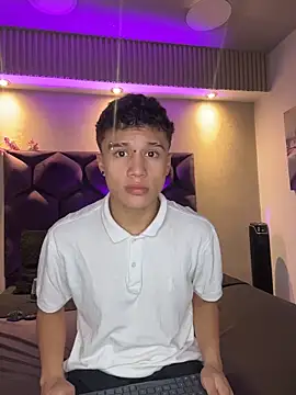 Dominik Souza online show from April 2026 08:11:01 PM