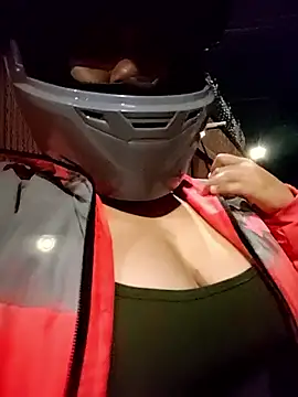 Robin H00t 2 online show from June 2026 12:46:02 AM
