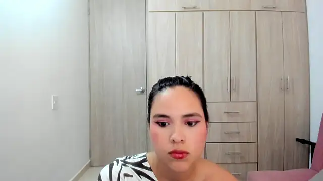 Hannakitten77 online show from February 2026 10:36:01 PM