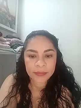 luna pinky online show from April 2026 04:12:02 PM