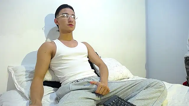 Snapshot of BabyAndy_ chatting on June 2026 10:35:02 PM BabyAndy online show from June 2026 10:35:02 PM