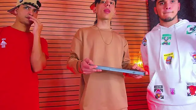 TheBatMansion online show from April 2026 11:18:02 PM