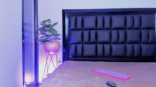 mia roosee1 online show from April 2026 07:45:01 AM