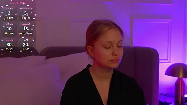 MollyHilton online show from April 2026 06:02:01 PM