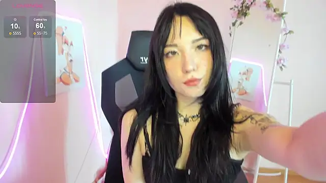 Snapshot of AliceeinWonderlanddd chatting on July 2026 04:31:01 AM AliceeinWonderlanddd online show from July 2026 04:31:01 AM