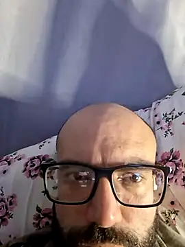Snapshot of Robsonitj90 chatting on May 2026 10:01:01 AM Robsonitj90 online show from May 2026 10:01:01 AM