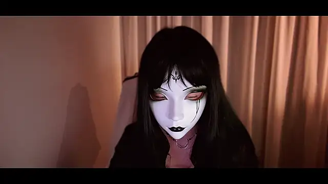 NoirLiliyaa online show from February 2026 07:52:01 PM