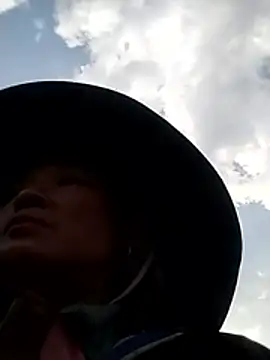 Neoone 1 online show from April 2026 12:04:01 AM