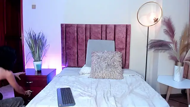 Snapshot of AylaStone chatting on February 2026 06:15:02 PM AylaStone online show from February 2026 06:15:02 PM