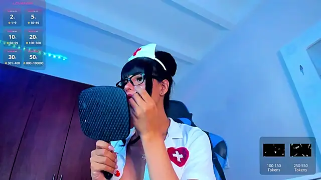 Salolatina online show from April 2026 09:04:01 PM