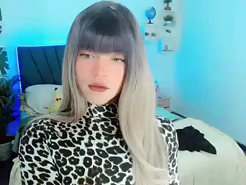 ZoeSchmmit online show from June 2026 07:41:02 PM