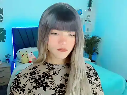 ZoeSchmmit online show from July 2026 07:01:02 PM