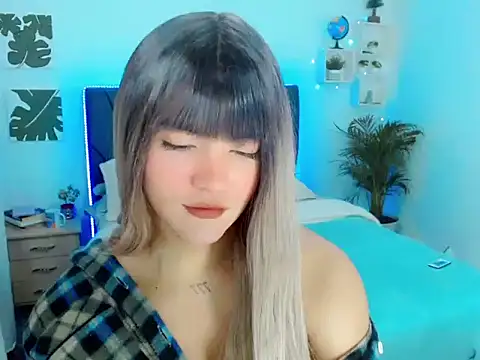 ZoeSchmmit online show from July 2026 03:21:02 PM
