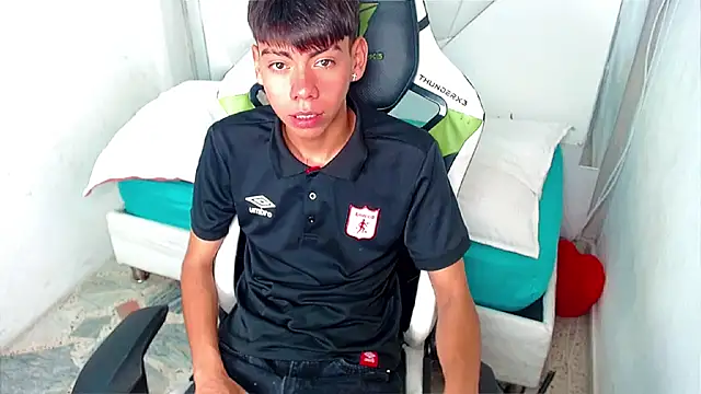 Liarr  online show from April 2026 08:09:02 PM