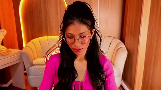 Snapshot of Alina_b_ chatting on July 2026 07:50:02 PM Alina b online show from July 2026 07:50:02 PM