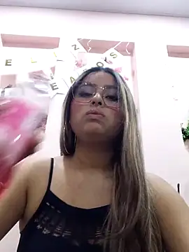 Snapshot of AngellVisen chatting on March 2026 07:31:01 PM AngellVisen online show from March 2026 07:31:01 PM