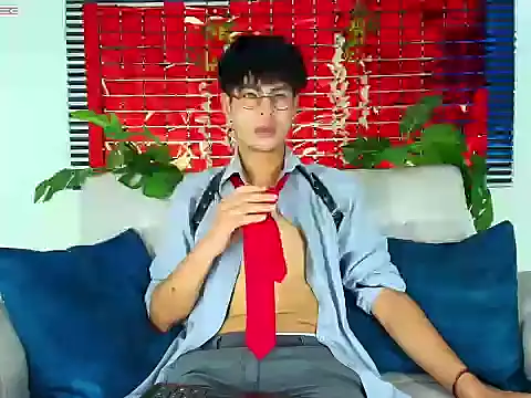 ThiiagoSaeenz online show from February 2026 03:30:01 PM