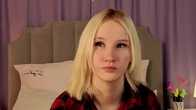 CrystalLili online show from April 2026 02:26:02 AM