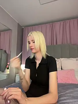 Snapshot of CrystalLili chatting on June 2026 03:26:01 AM CrystalLili online show from June 2026 03:26:01 AM