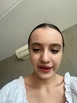 MiaTee online show from April 2026 02:00:02 AM