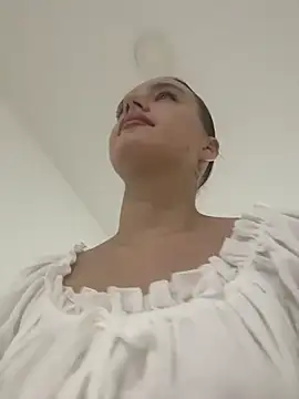 MiaTee online show from April 2026 03:06:02 AM