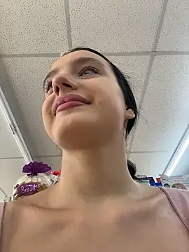 MiaTee online show from April 2026 02:03:02 AM